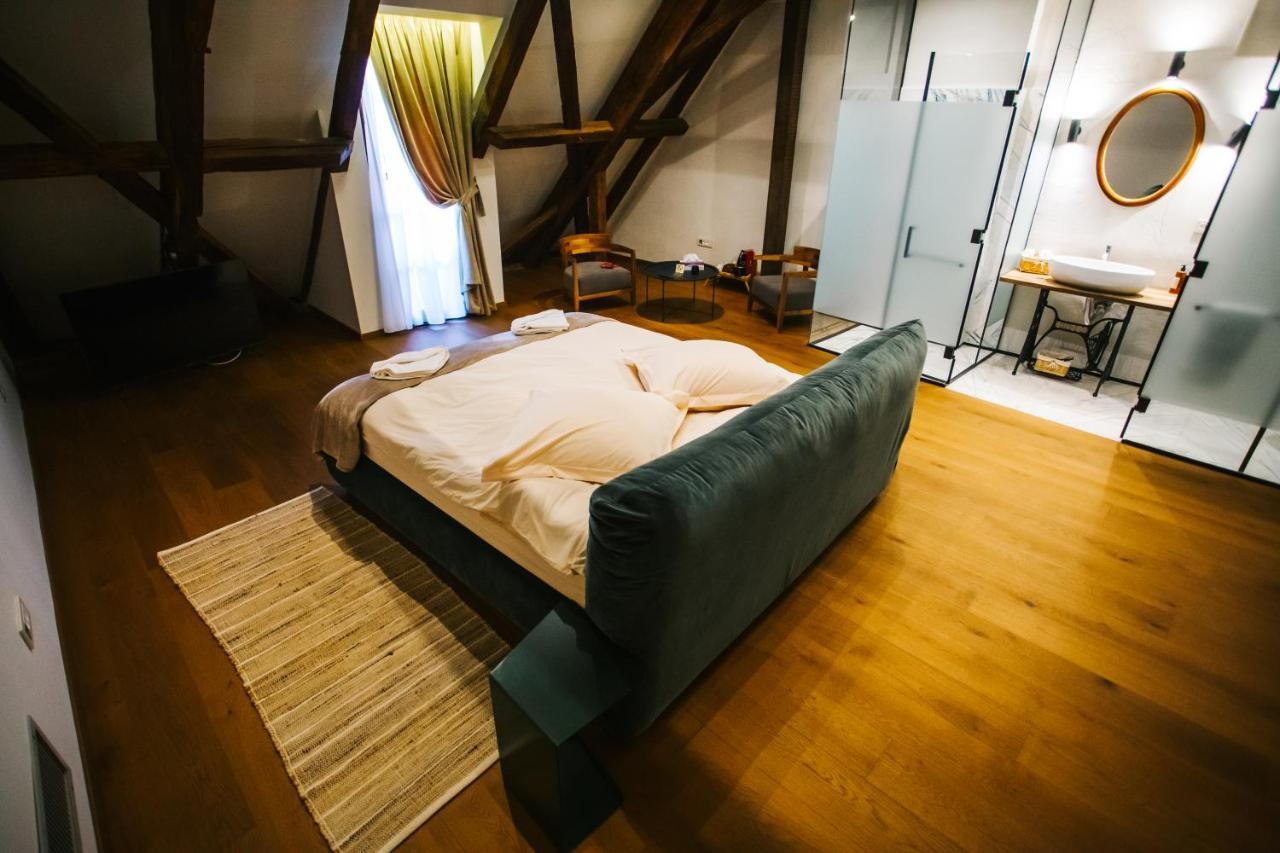 Casa Albert Boutique&Restaurant Braşov Extérieur photo