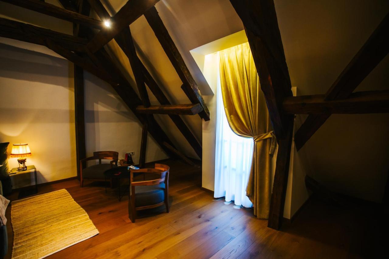 Casa Albert Boutique&Restaurant Braşov Extérieur photo