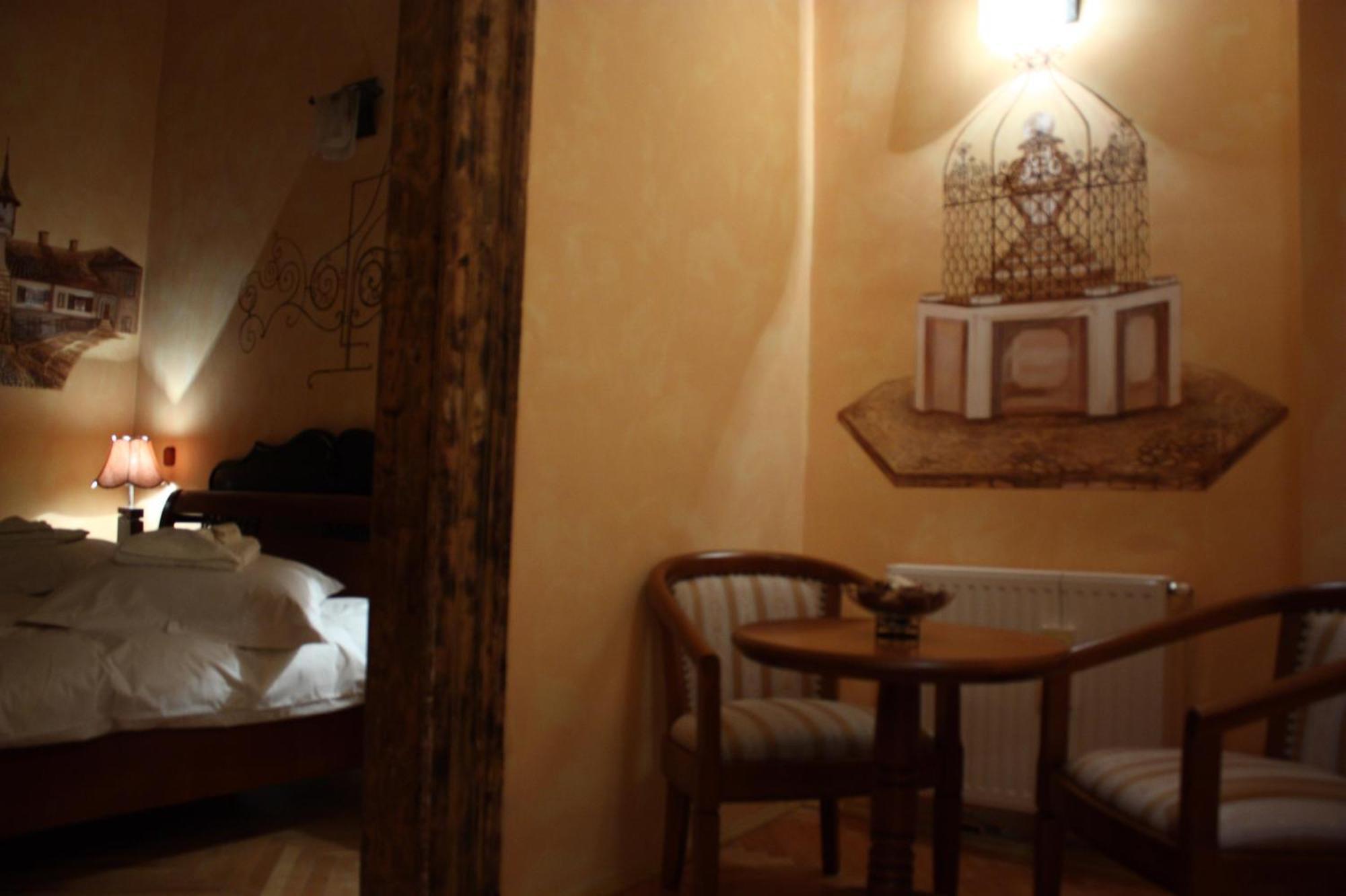 Casa Albert Boutique&Restaurant Braşov Extérieur photo