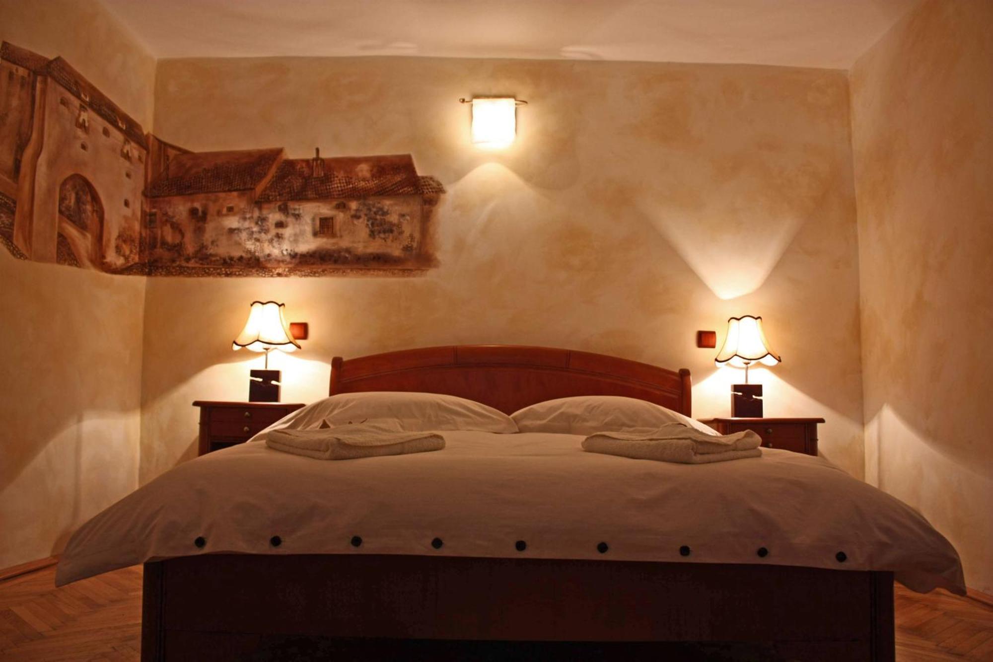 Casa Albert Boutique&Restaurant Braşov Extérieur photo