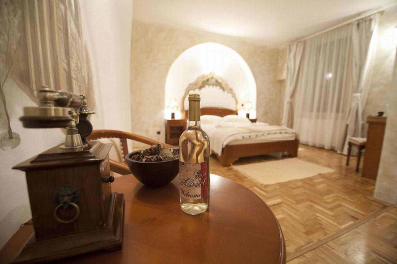 Casa Albert Boutique&Restaurant Braşov Extérieur photo
